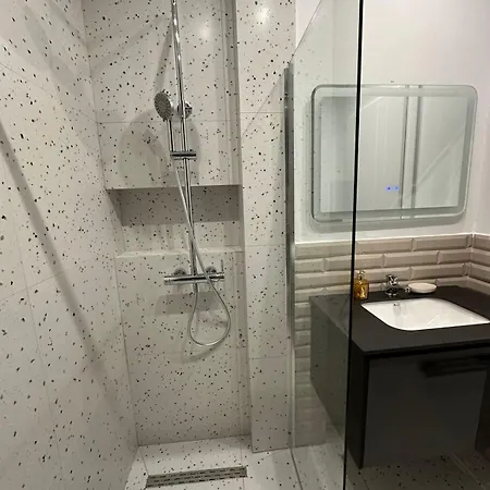 Urban Charm New Bazaar ティラナ